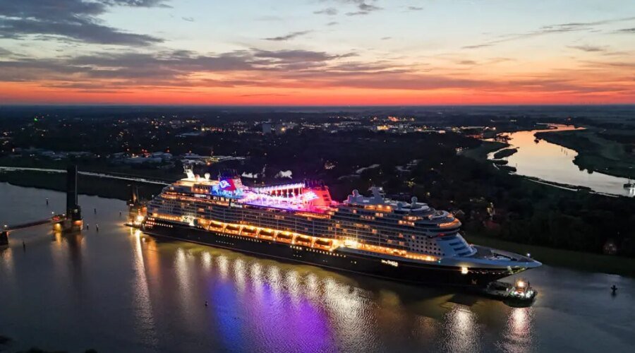Disney’s New Cruise Ship Is Basically a Floating Wine and Cocktail Theme Park