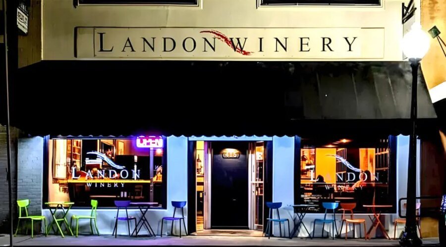 In Grapevine, Texas, a Hallmark-Worthy Main Street Doubles as an Urban Wine Trail