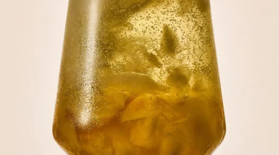 This Pine-Infused Spritz Tastes Like a Christmas Tree