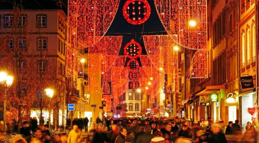 Have Yourself a Hallmark-Style Holiday Season at These Wine Country Towns