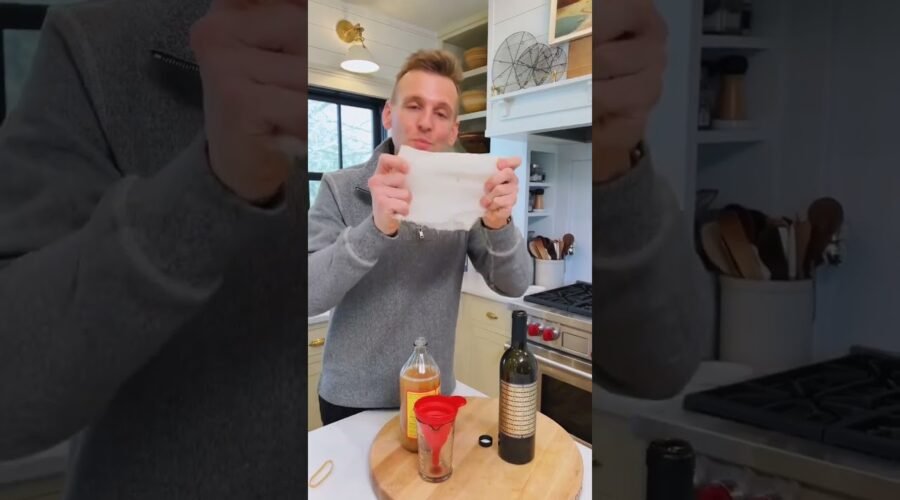 If you have any leftover red wine, here’s how to make red wine vinegar at home #shorts