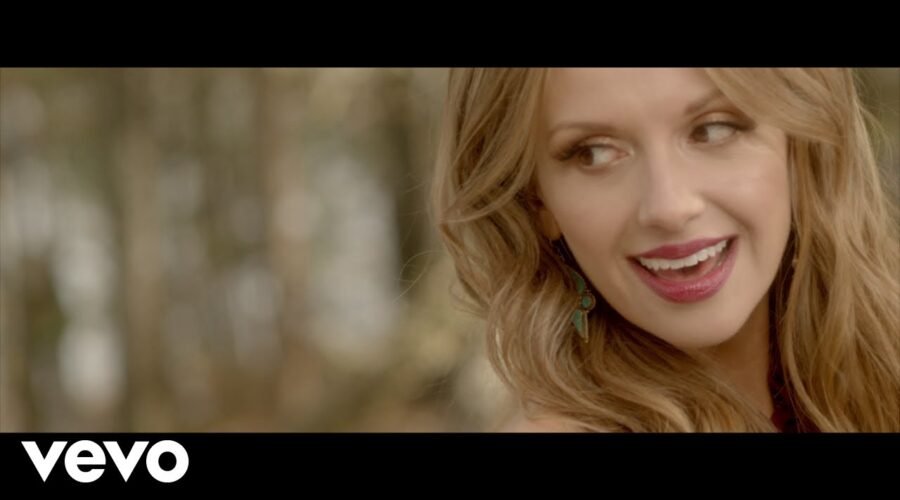 Carly Pearce – Hide The Wine