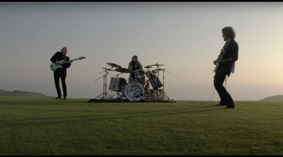 The Winery Dogs – Xanadu (Official Music Video)