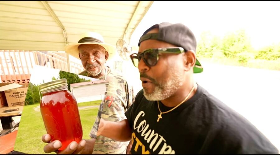 MAKING HOMEMADE WINE (COUNTRY STYLE)